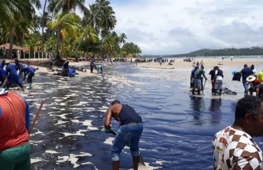 Óleo no litoral do Nordeste pode ter vindo de poços de petróleo na África, diz estudo