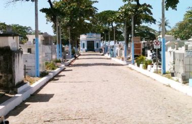 Prefeitura de Maceió publica decreto que prorroga medidas contra o novo coronavírus e libera visita aos cemitérios