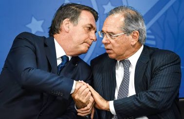 Bolsonaro reduz para R$ 1.067 proposta de salário mínimo, sem aumento real