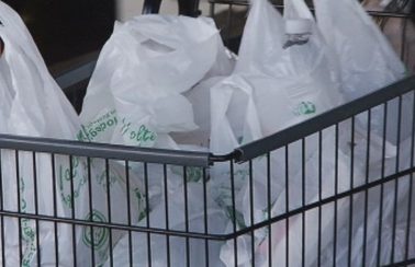 Projeto que proíbe sacolas plásticas no Ceará segue para sanção do governador