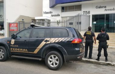 Operação da PF afasta prefeito do interior da BA do cargo e cumpre mandados de busca