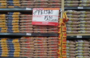 Mercados limitam compra de arroz, óleo e leite por cliente em Salvador