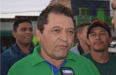 Prefeito de cidade do Nordeste é preso após promover aglomeração em convenção