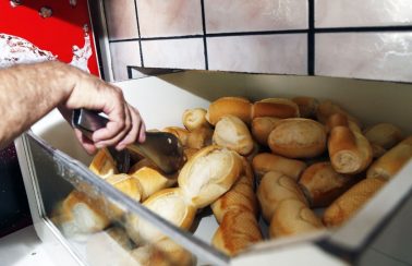 Preço do pão fica até 15% mais caro em padarias do Ceará