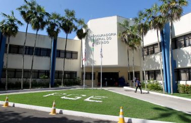 A pedido da PGE, TJ da Bahia impede greve anunciada de servidores penitenciários