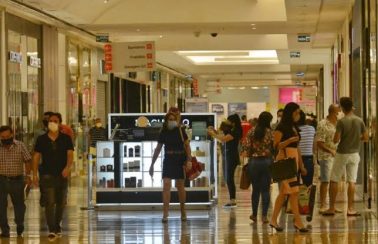 Governo do RN revoga restrições impostas na pandemia e libera cultos religiosos, casas de shows, esportes e comércios