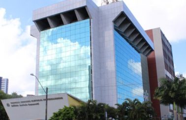 Justiça Eleitoral de PE proíbe atos de campanha com aglomerações por causa do aumento de casos da Covid-19