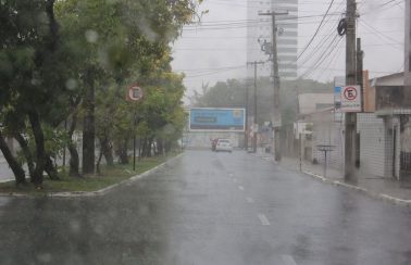 Inmet divulga alertas laranja e amarelo sobre risco de chuvas intensas para 75 municípios da Paraíba
