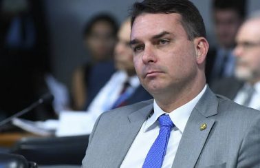 Ministério Público denuncia Flávio Bolsonaro em caso da rachadinha