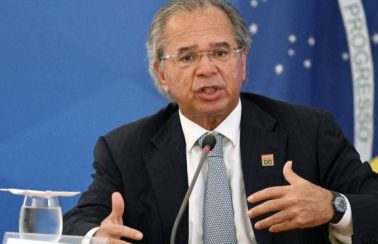 Guedes diz que governo vai prorrogar auxílio emergencial se houver 2ª onda de Covid