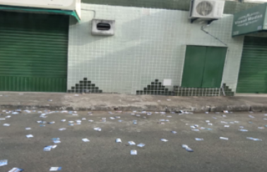 Sujeira com descarte inadequado de santinhos é visto nas ruas de Aracaju