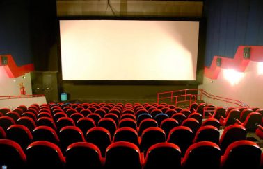 Novos decretos flexibilizam horários de funcionamento de cinemas e clínicas em Teresina