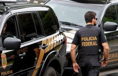 Ação da PF em Salvador cumpre mandado de busca contra soldado do Exército suspeito de fraudar auxílio emergencial