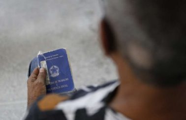 Ceará registra 16,4 mil novos empregos em outubro e divide 1º lugar com a Bahia no ranking do Nordeste