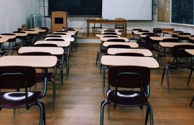 MEC muda previsão e adia volta às aulas presenciais em universidades para março
