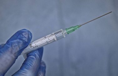 Pernambuco abre pregão para adquirir 7 milhões de seringas para uso exclusivo na vacinação contra a Covid-19