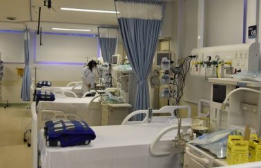 Taxa de ocupação de UTIs para Covid-19 cai após abertura de leitos, mas número de internados é maior no RN