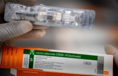 CoronaVac tem eficácia de 78% em testes feitos no Brasil, diz governo de SP