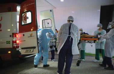 Hospitais referência no tratamento da Covid-19 em AL recebem 14 pacientes de Manaus
