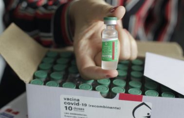 Bahia recebe lote com 119.500 doses da vacina de Oxford