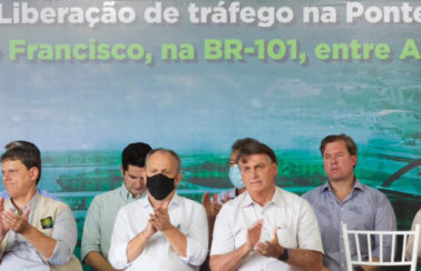 Junto de Bolsonaro, governador de Sergipe participa da abertura de tráfego da nova ponte sobre o Rio São Francisco