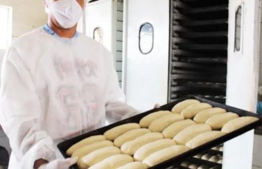 Internos produzem mil pães por dia em penitenciária do Nordeste