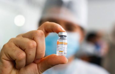 Alagoas deve receber mais 34 mil doses de vacina e nova faixa etária de idosos será contemplada