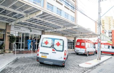 Hospital em Fortaleza triplica leitos de UTI Covid, mas taxa de ocupação já chega a 95%
