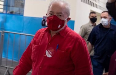 Lula tem alta de hospital de SP após ser internado com quadro de bacteremia