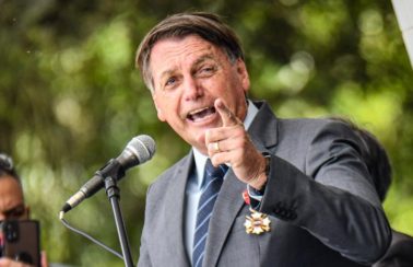 Bolsonaro rebate Flávio Dino e diz que Maranhão não tem motivo para reclamar sobre leitos de UTI