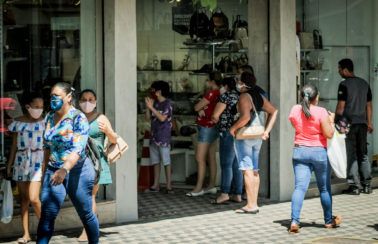 ‘Nada vai ser mais importante para setor de serviços do que vacinação em massa’, diz pesquisador do IBGE
