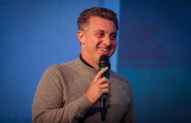Luciano Huck conversa com seis partidos em busca de aliança para 2022