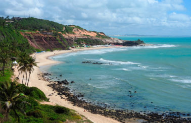 Praia da Pipa, no Rio Grande do Norte, vira exemplo de risco para a covid-19