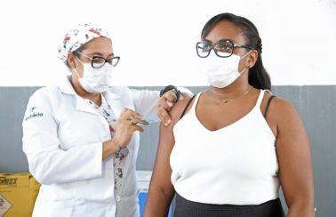 Mais de 50% dos trabalhadores da saúde já receberam a segunda dose da vacina contra a Covid-19 em Sergipe