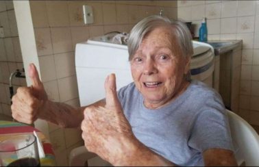 Mãe de Bolsonaro recebeu a CoronaVac, revelam dados oficiais