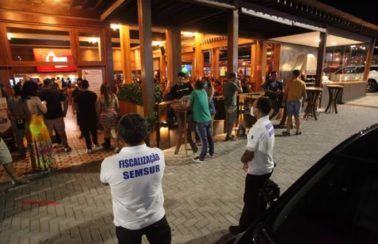 Comitê científico do RN recomenda suspensão de aulas, interdição da orla e fechamento de bares e restaurantes