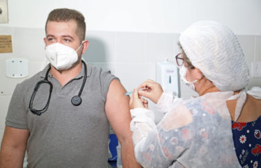 Secretaria informa que não há registros de reações adversas das vacinas contra covid-19 em Aracaju