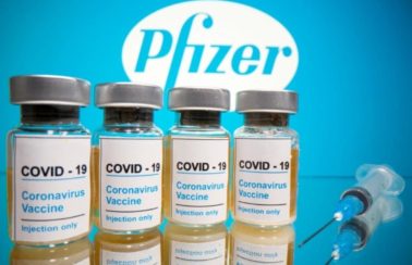 Pfizer diz que não aceita condições de Bolsonaro para vender vacina ao Brasil