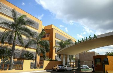 Anvisa informa que eventos adversos das vacinas estão dentro do previsto