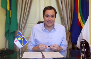 Paulo Câmara negocia com laboratório compra da vacina Sputnik V para Pernambuco