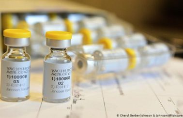 Governo decide comprar vacinas dos laboratórios Pfizer e Janssen