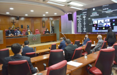 Aprovada multa de quase R$ 4 mil para ‘fura-filas’ da vacinação contra Covid-19 em capital do Nordeste