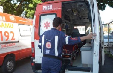 Sem leitos, pessoas estão morrendo nas ambulâncias, afirma médico na Bahia