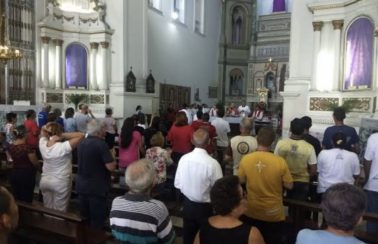 Maceió vai reconhecer atividades religiosas como essenciais e proibir redução de ônibus