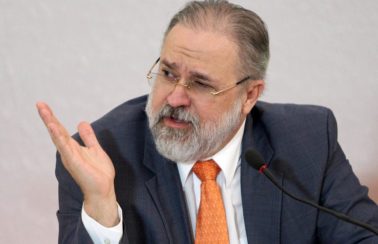 PGR vai recorrer contra a decisão de Fachin que anulou processos de Lula