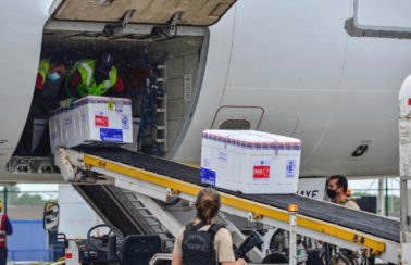 Ceará recebe 109.800 doses de vacina contra Covid-19 em 8º lote que chega amanhã (10)