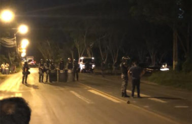 Choque da PM intervém em protesto contra reajuste na gasolina e manifestante fica ferido em Teresina