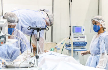 Após recorde de doentes com Covid em UTIs, governo de PE contrata leitos na Bahia e prevê ‘aumento expressivo da mortalidade’
