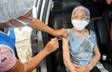 Vacinação é ampliada para idosos de 73 e 74 anos a partir de hoje (13), em João Pessoa