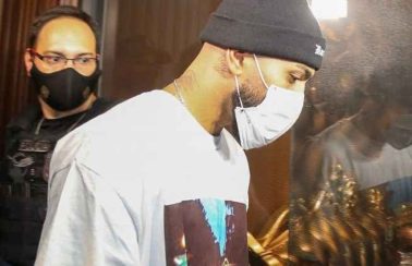Gabigol, do Flamengo, é flagrado em cassino clandestino; ‘Desfrutam da vida como se nada tivesse acontecido’, diz delegado